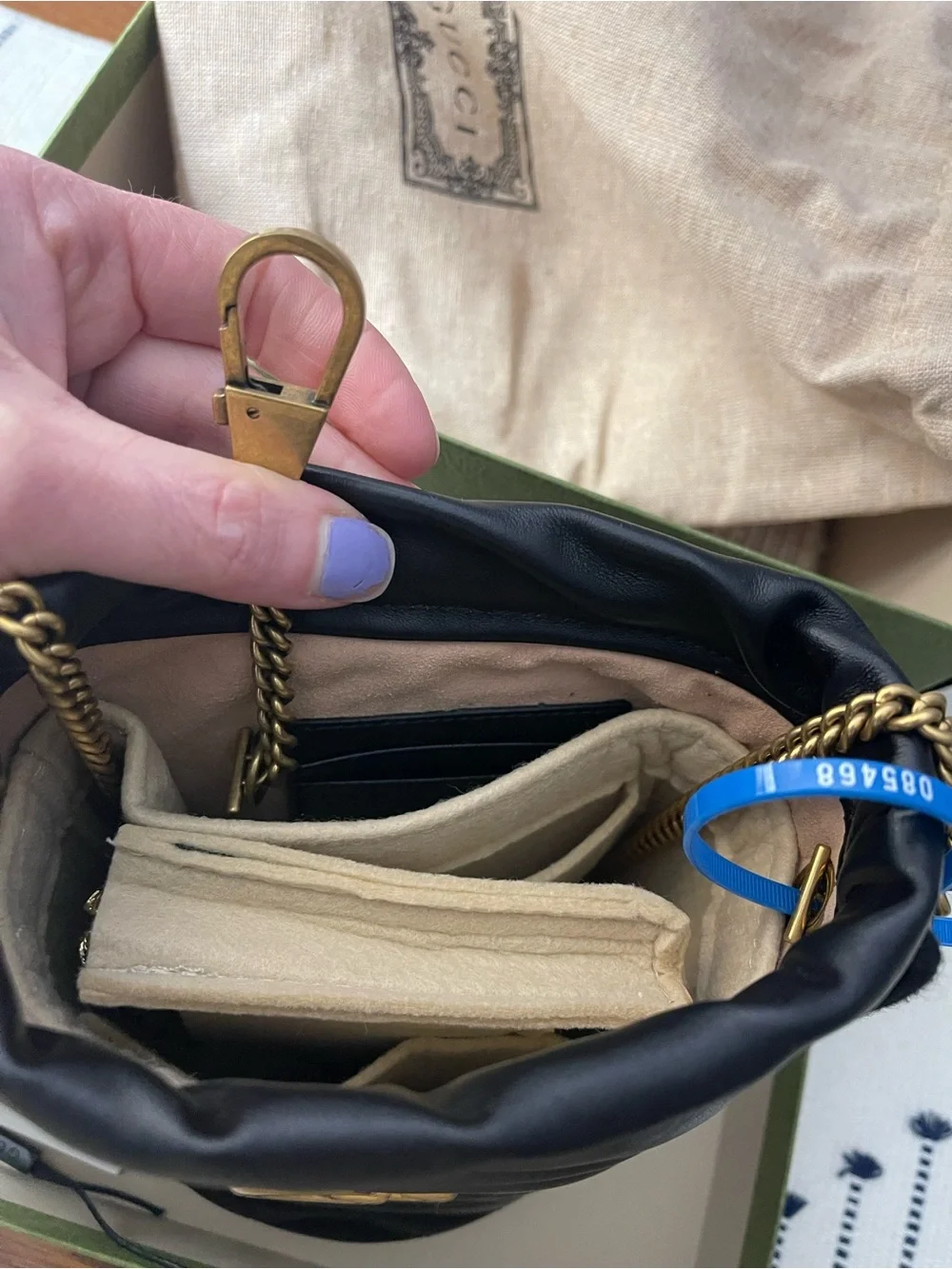 Gucci black Marmont Bucket Bag - Picture 4 of 8